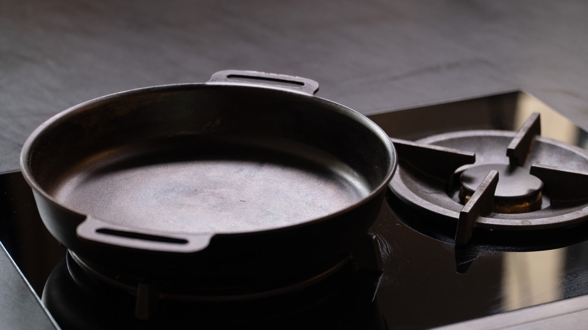 How to restore natural nonstick (seasoning) on your dual-handled frying pan